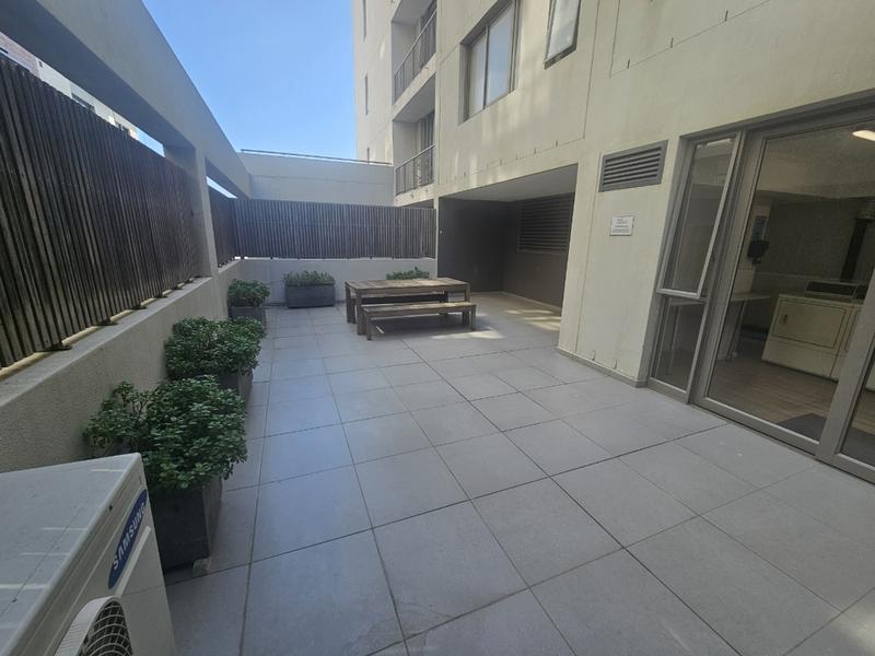 To Let 1 Bedroom Property for Rent in Observatory Western Cape